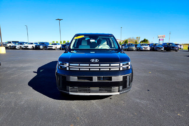 Used 2024 Hyundai Santa Fe SE AWD/4WD image 2
