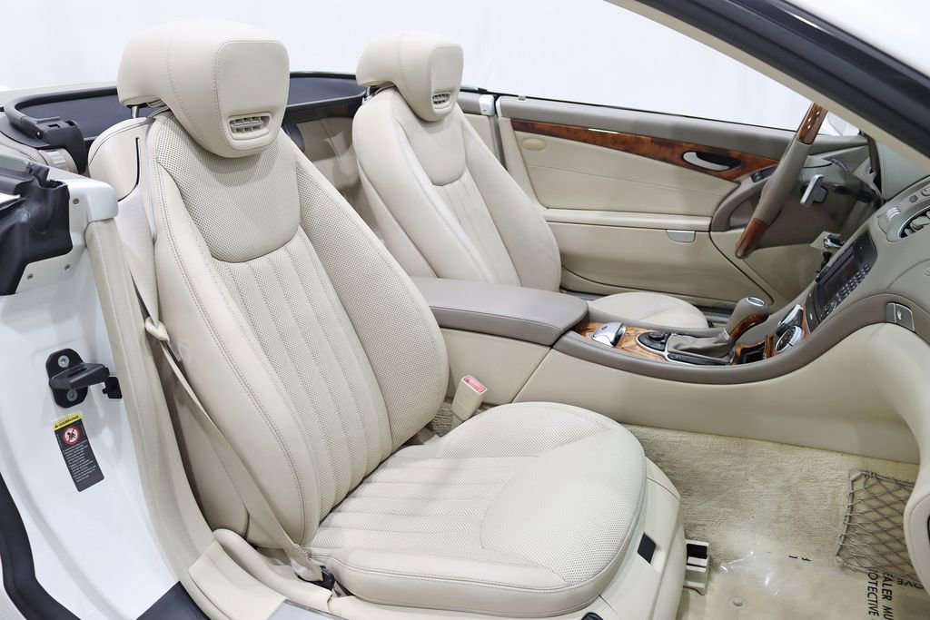 Used 2011 Mercedes-Benz SL 550 image 22