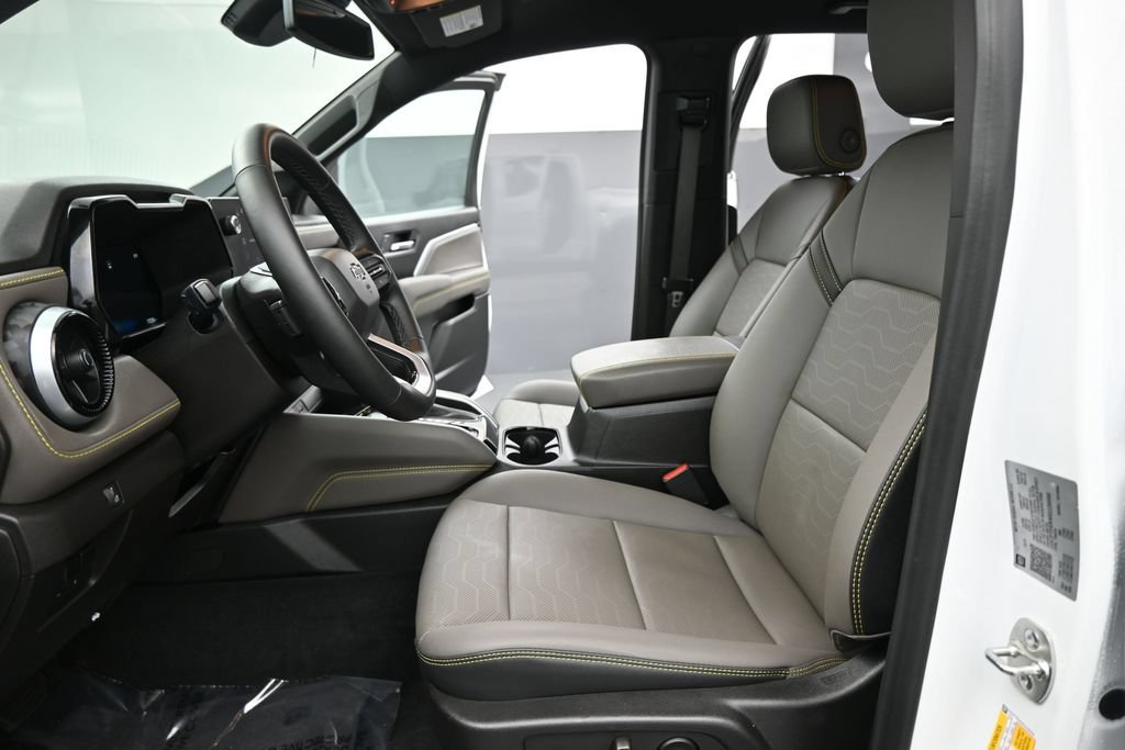 Used 2025 Chevrolet Colorado ZR2 AWD/4WD image 9