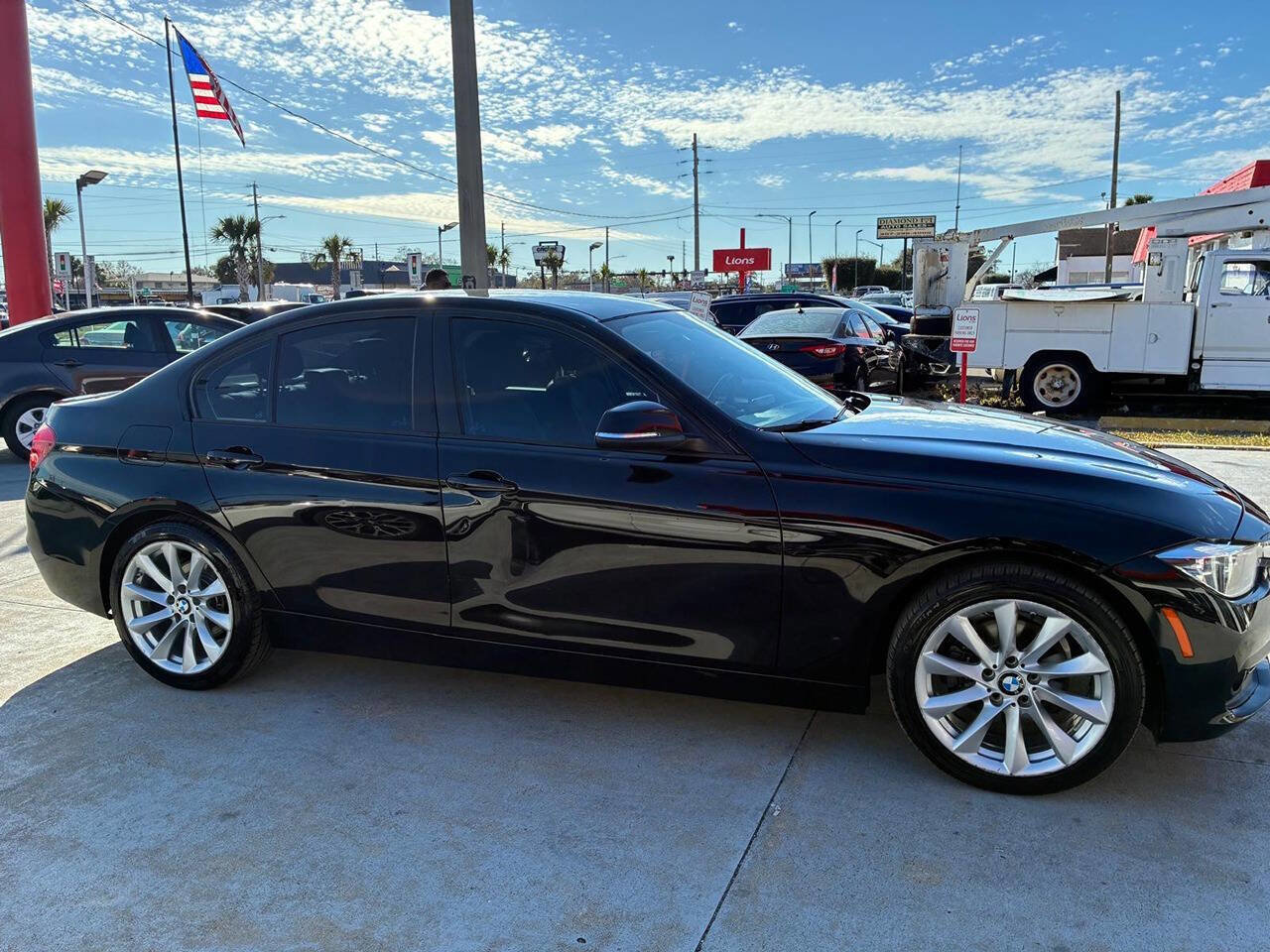 Used 2018 BMW 320i Sedan image 14