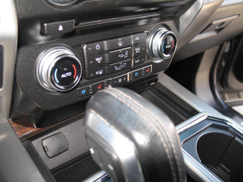 Used 2016 Ford F150 Platinum w/ Equipment Group 701A Luxury image 39