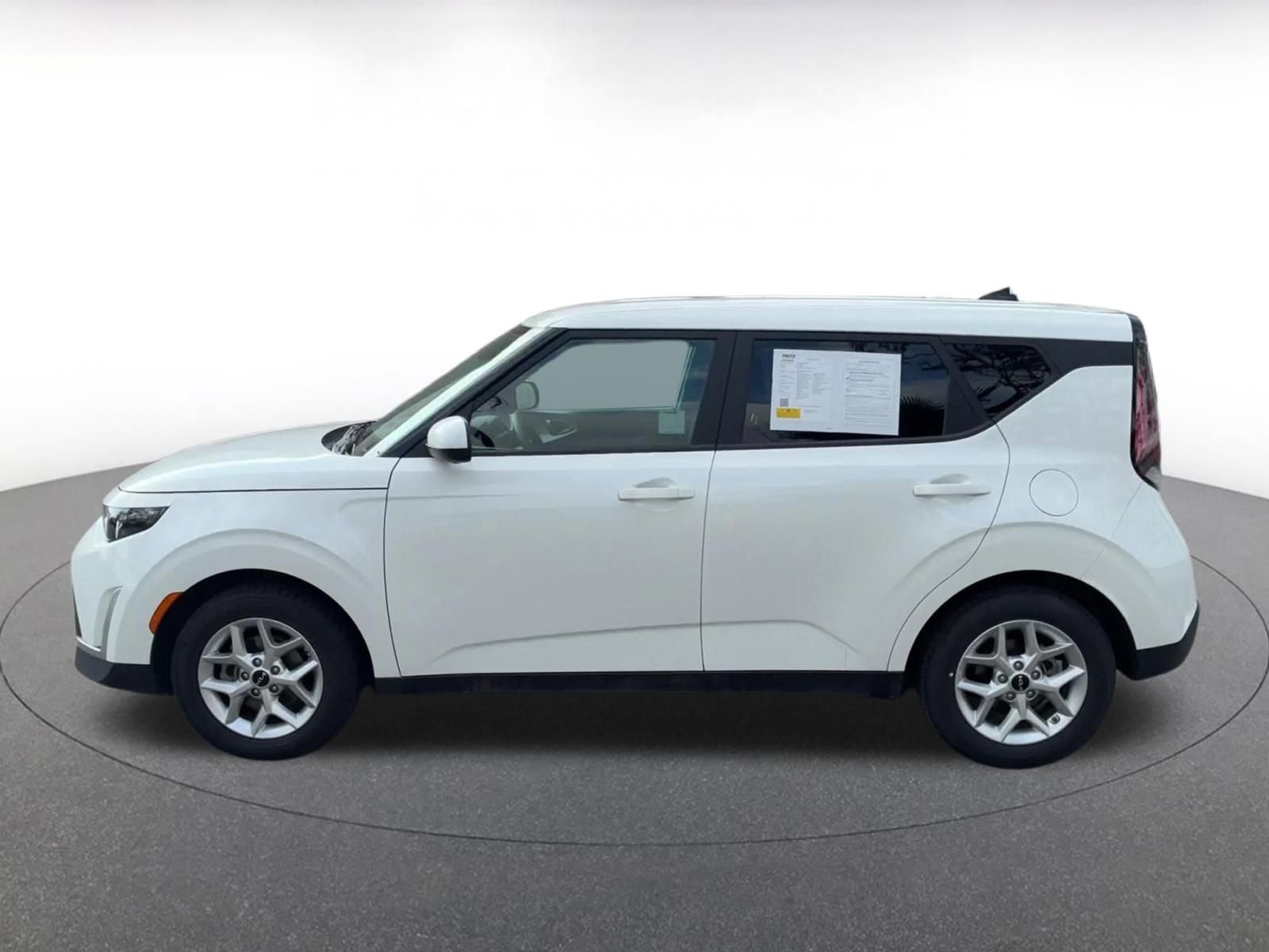 Used 2025 Kia Soul LX w/ LX Technology Package image 9