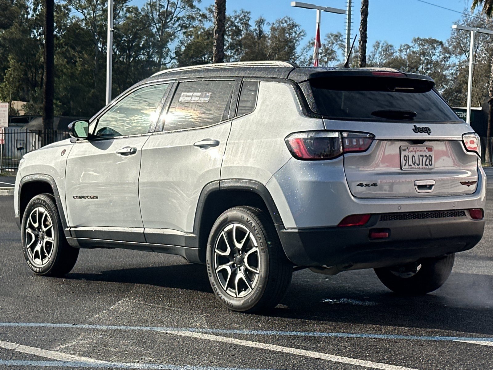 Used 2024 Jeep Compass Trailhawk image 3