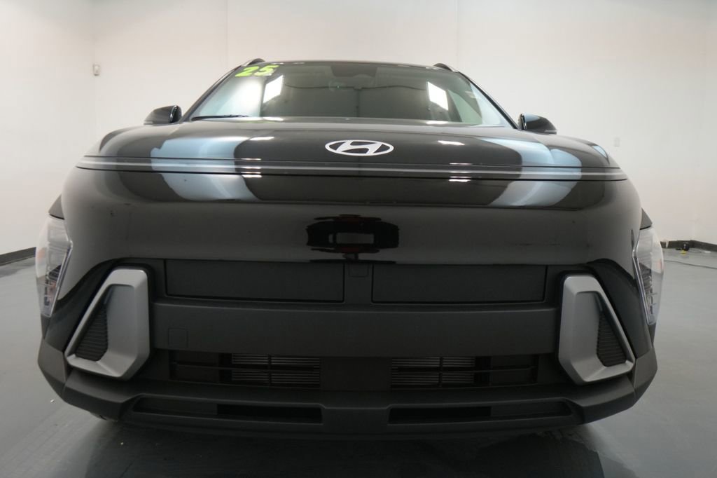 New 2025 Hyundai Kona SEL image 3