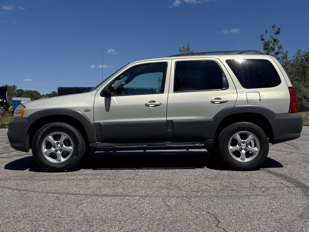 Used 2006 MAZDA Tribute I image 2