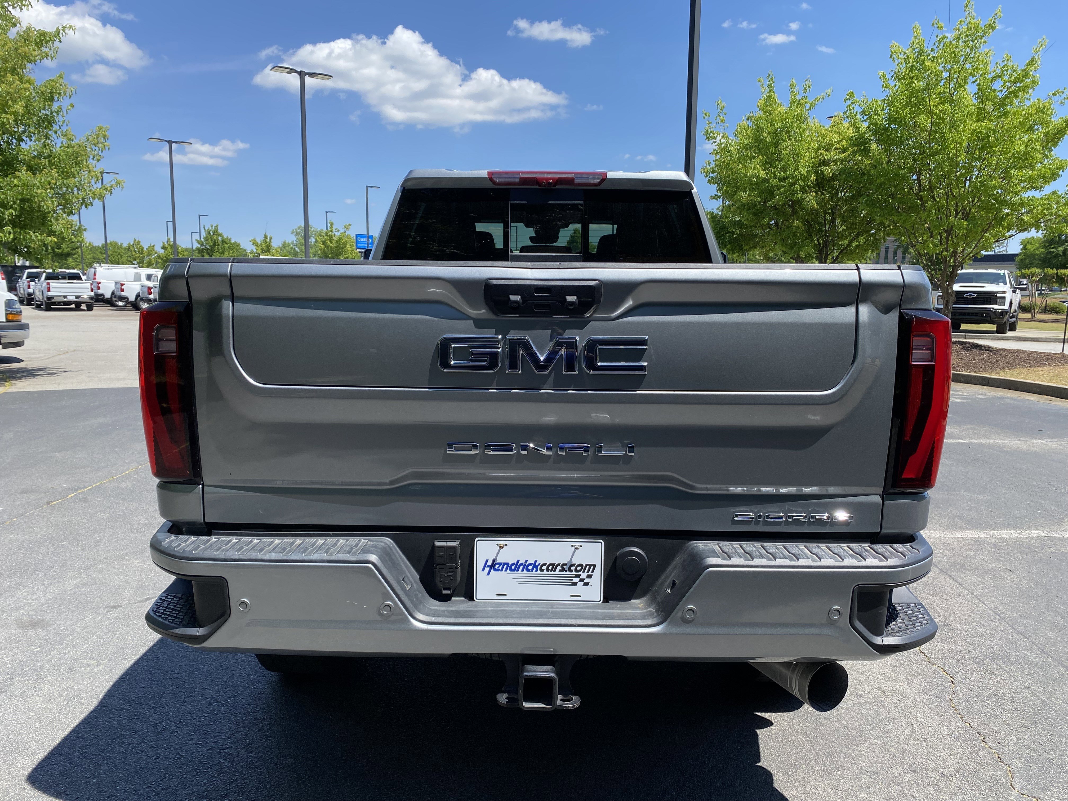 Used 2025 GMC Sierra 2500 Denali Ultimate image 8