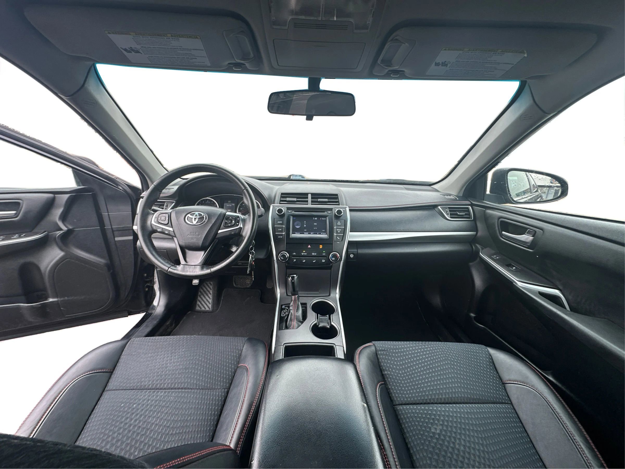 Used 2015 Toyota Camry SE image 13