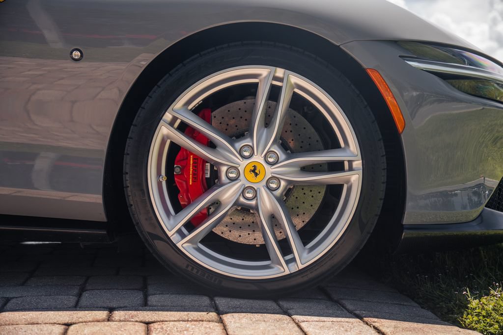 Used 2022 Ferrari Roma RWD image 16