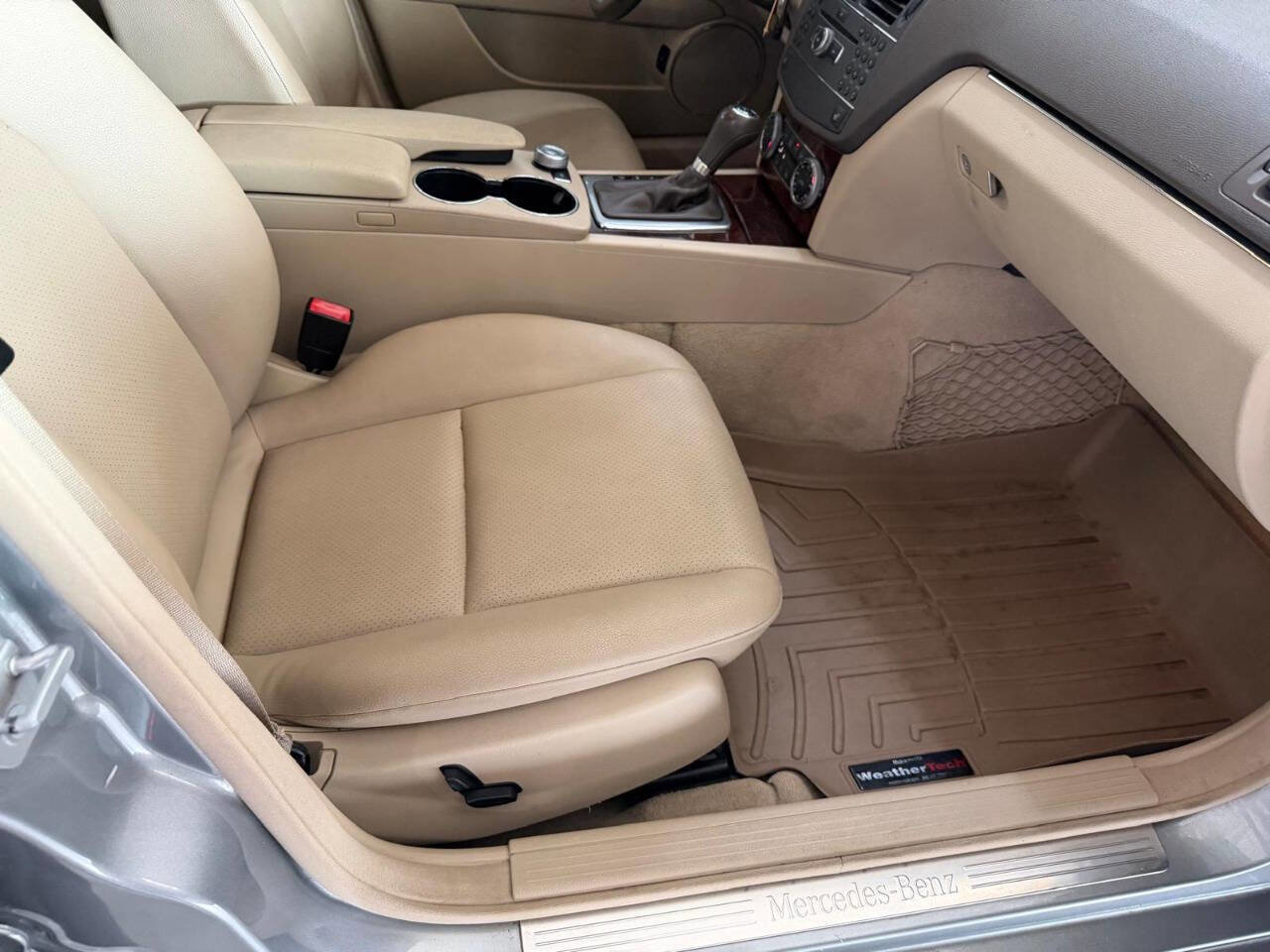 Used 2010 Mercedes-Benz C 300 Luxury image 26