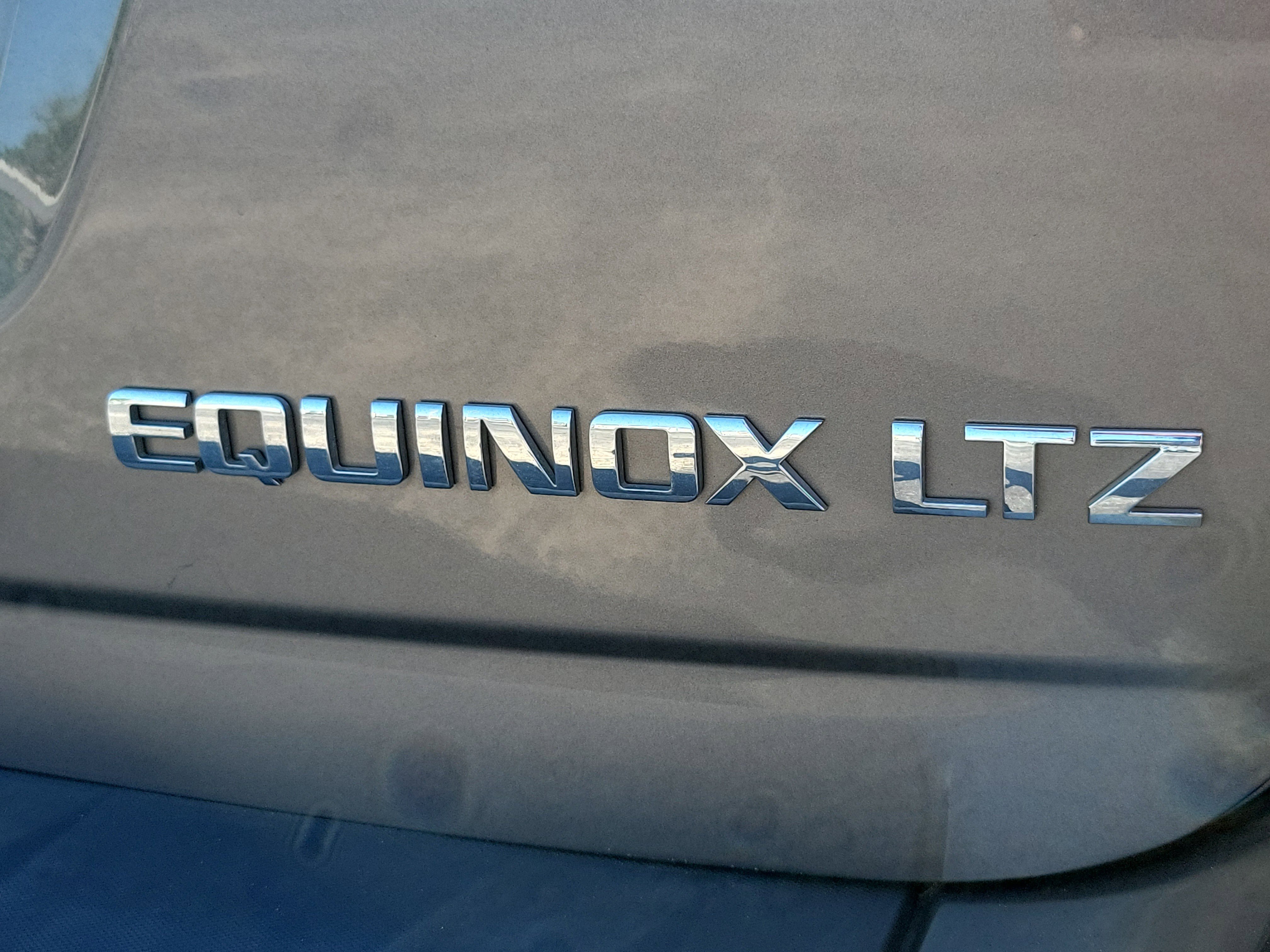 Used 2011 Chevrolet Equinox LTZ image 8