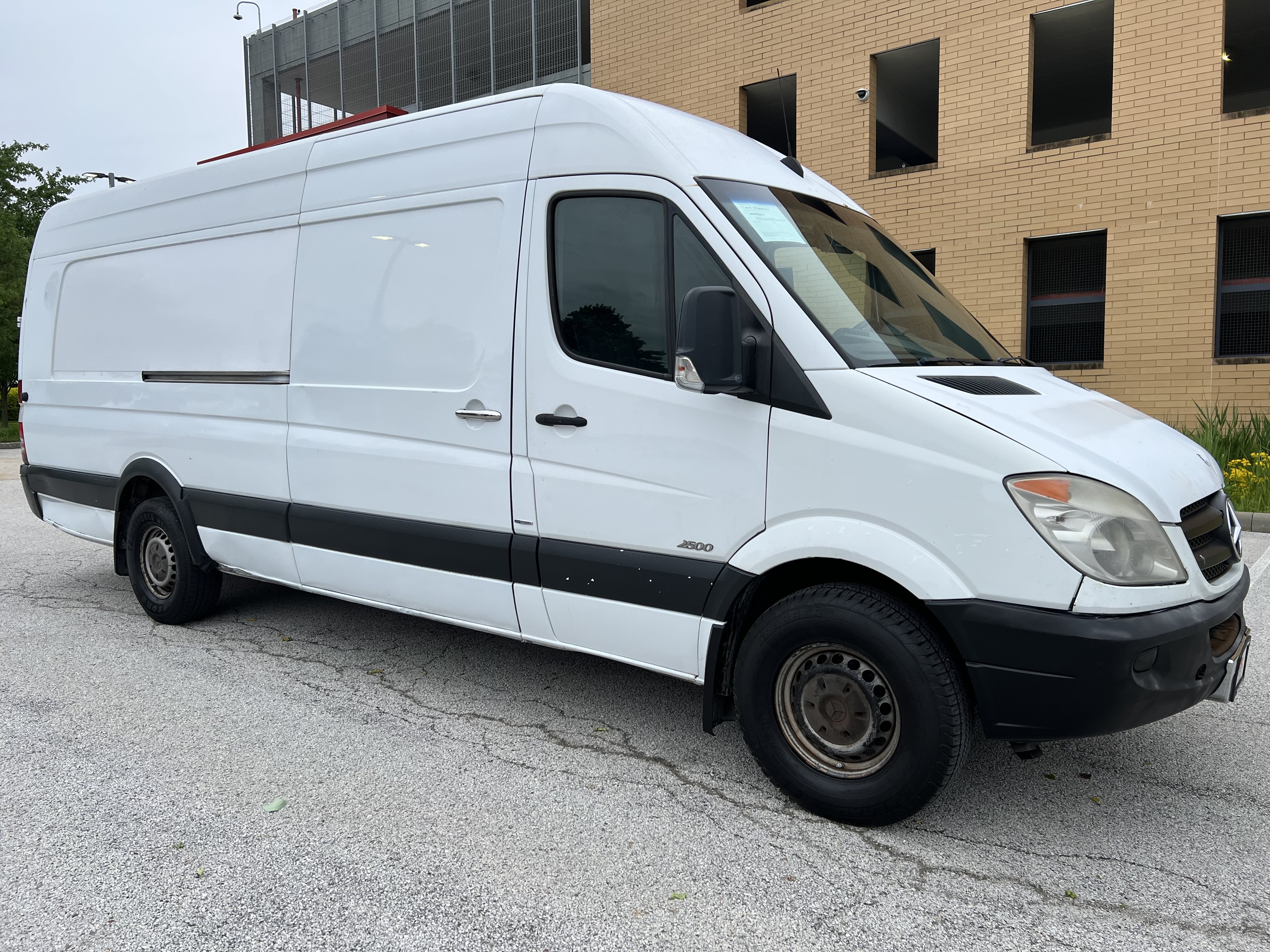 Used 2013 Mercedes-Benz Sprinter 2500 image 10
