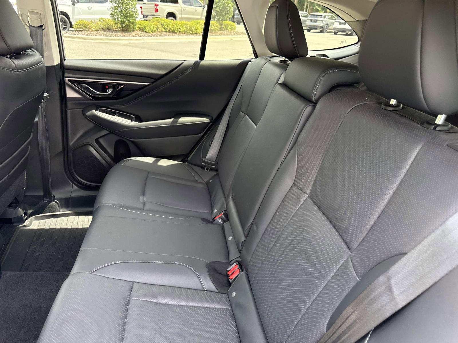 Used 2025 Subaru Outback Limited w/ Popular Package #2 AWD/4WD image 11