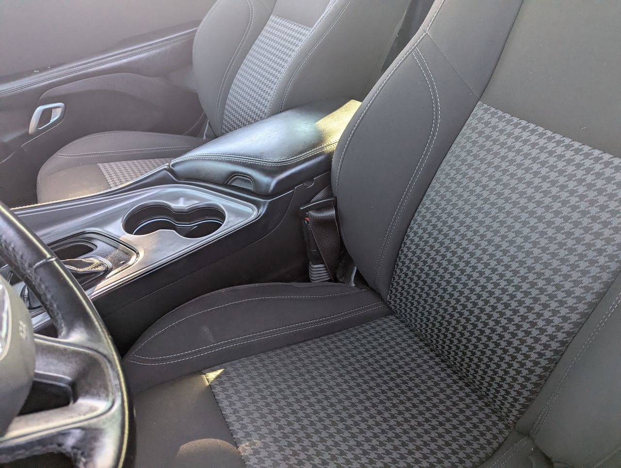 Used 2023 Dodge Challenger SXT image 16