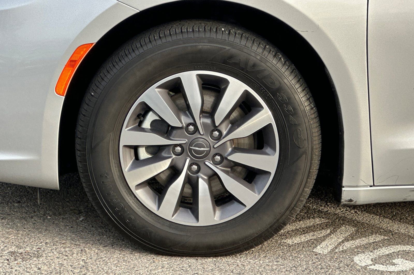 Used 2024 Chrysler Pacifica Select image 31