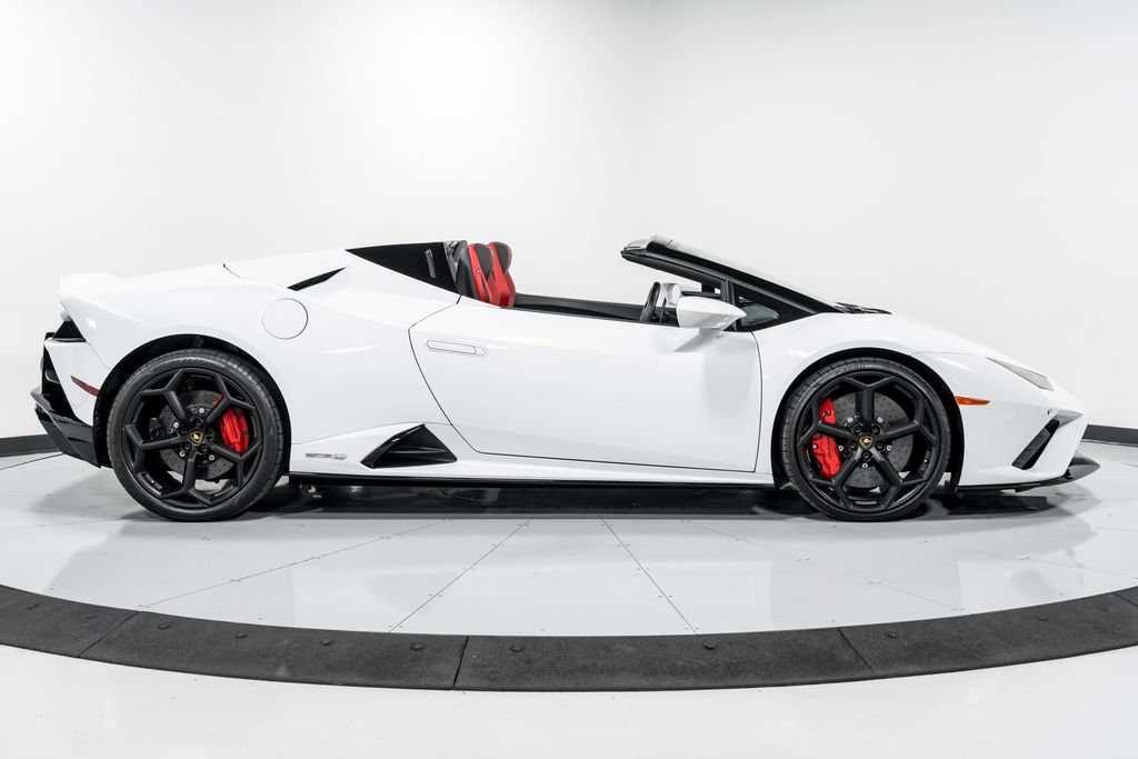 Used 2023 Lamborghini Huracan EVO RWD image 2