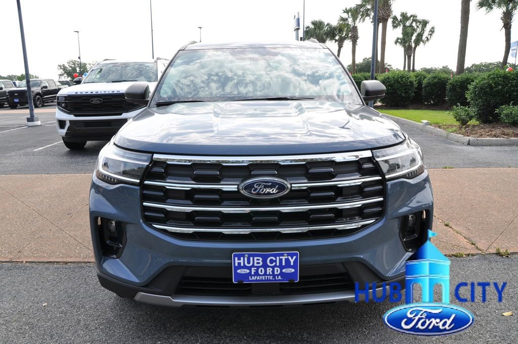 New 2026 Ford Explorer Active RWD image 8