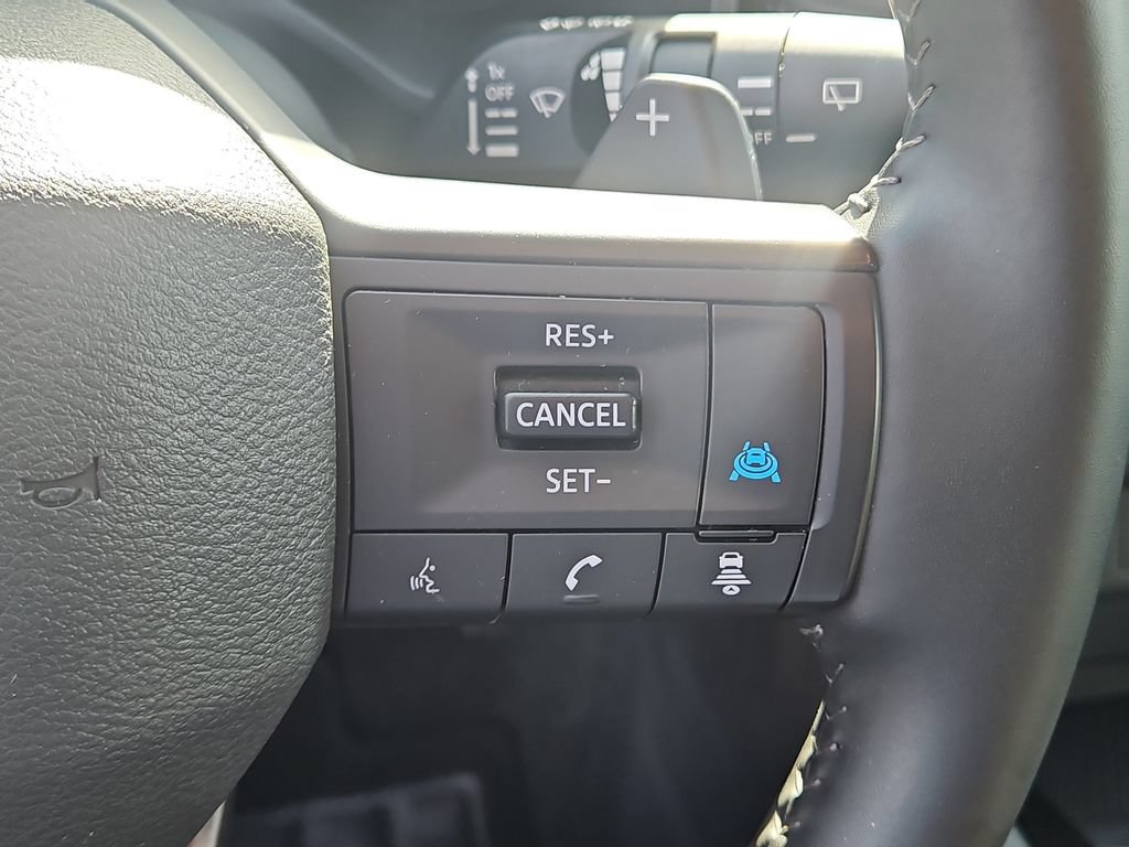 Used 2025 Nissan Rogue SV AWD/4WD image 26