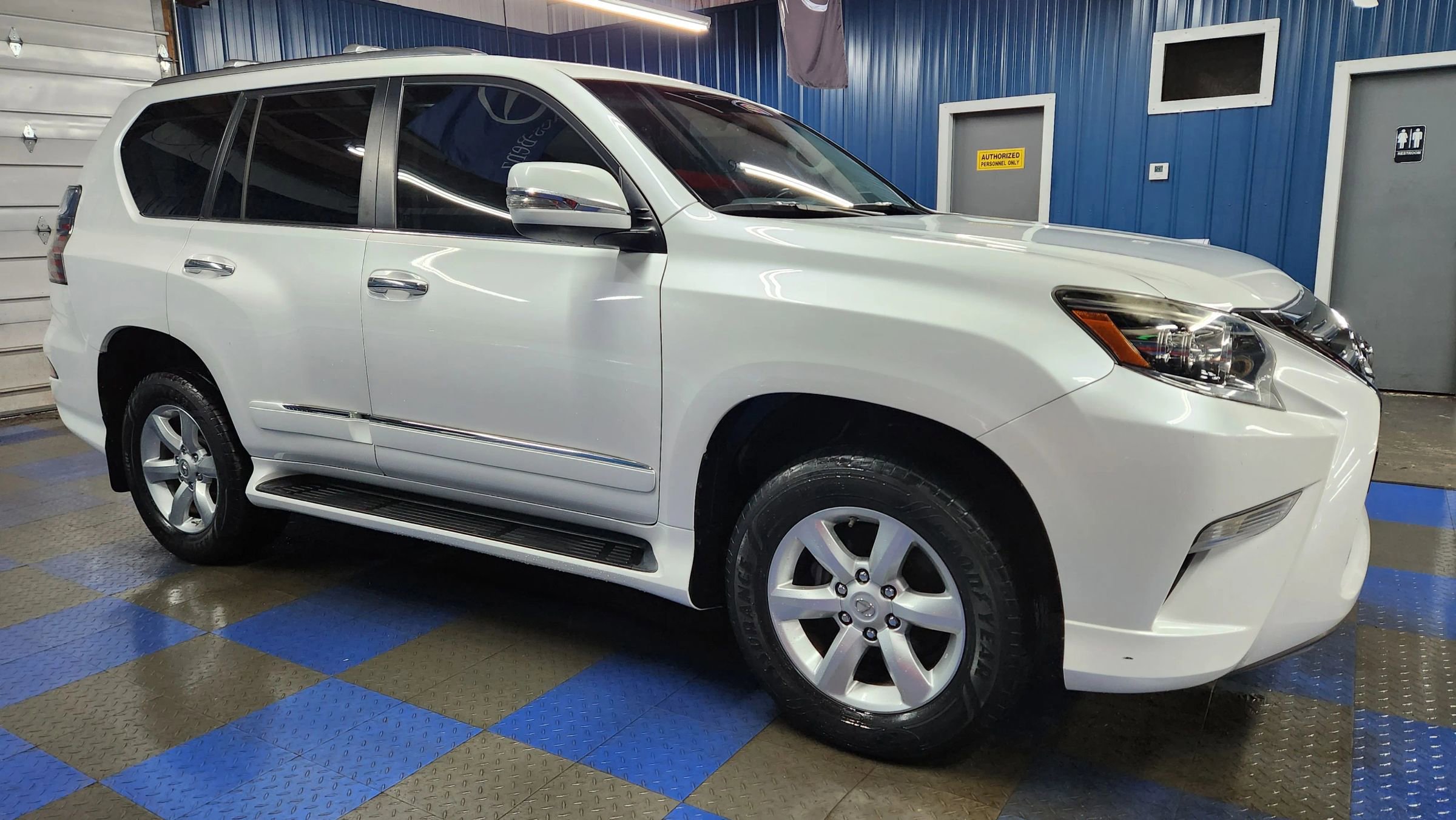 Used 2015 Lexus GX 460 image 76