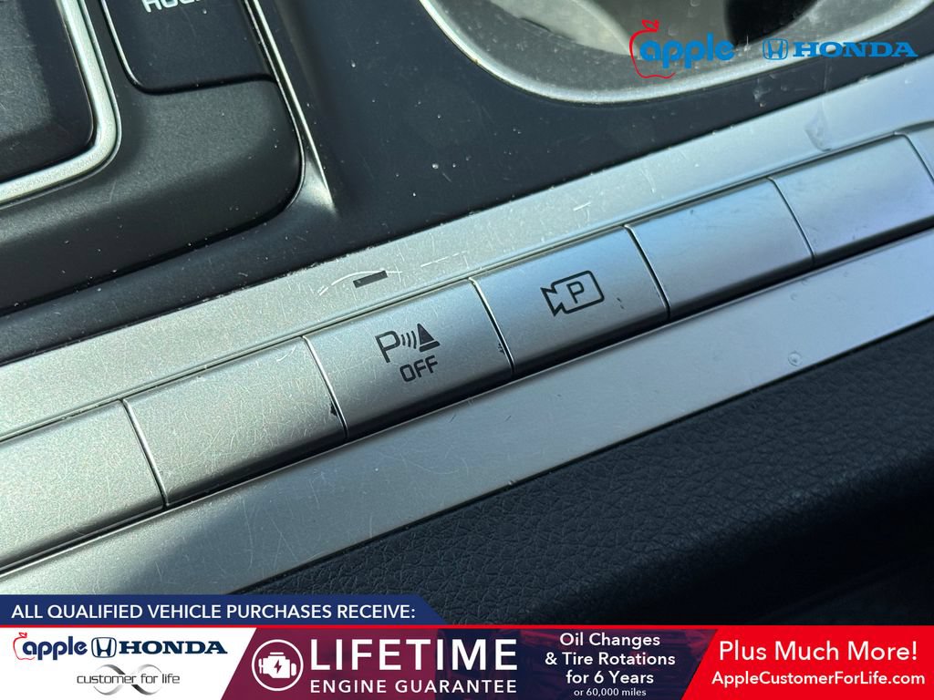 Used 2023 Kia Carnival LX FWD image 27