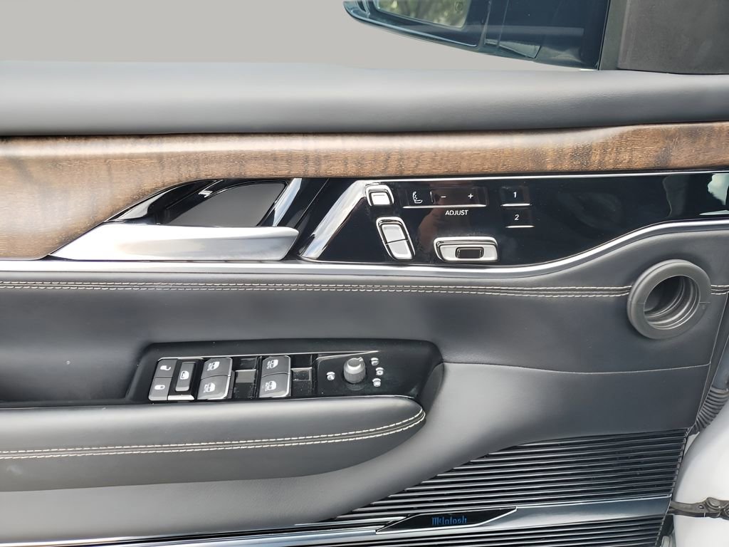 Used 2023 Jeep Grand Wagoneer 4WD image 29