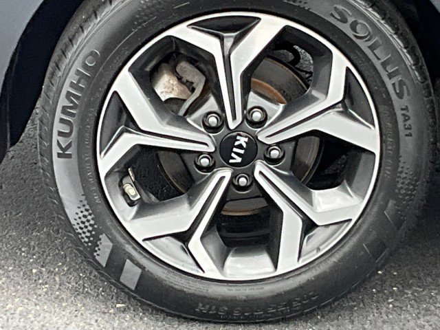 Used 2020 Kia Forte LXS FWD image 9