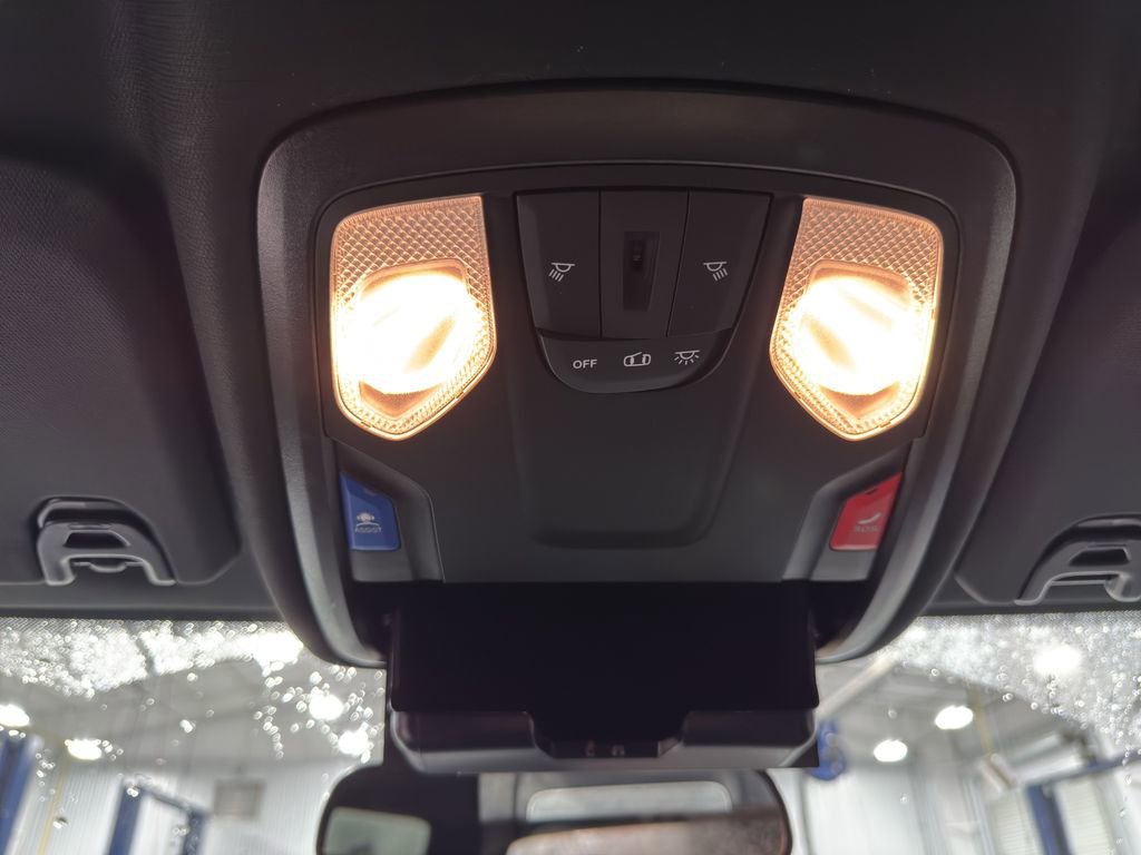 Used 2024 RAM 5500 Tradesman w/ Chrome Appearance Group image 33