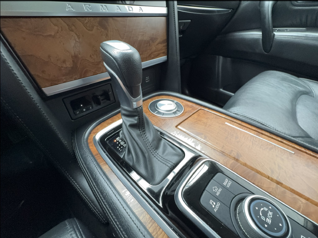 Used 2024 Nissan Armada SL w/ Captain's Chairs Package RWD image 50