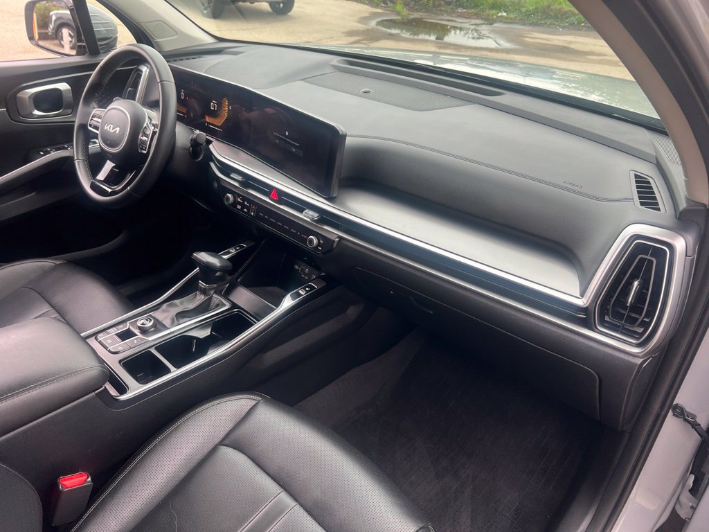 Certified 2024 Kia Sorento S FWD image 20