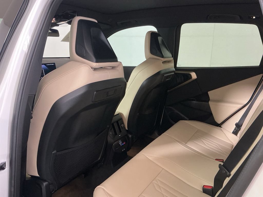 Certified 2025 BMW X3 xDrive30i w/ M Sport Package AWD/4WD image 24