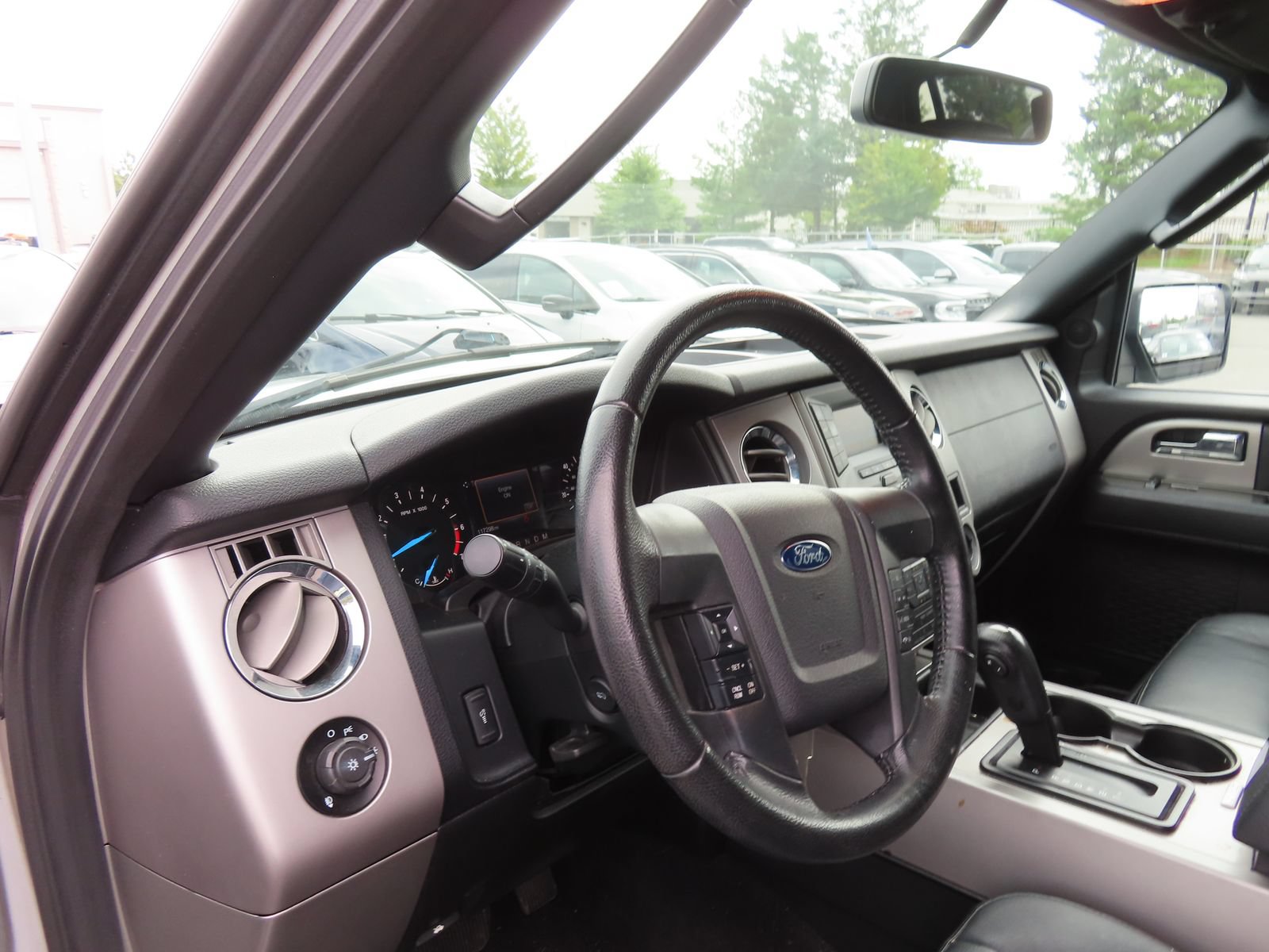 Used 2017 Ford Expedition XLT w/ Equipment Group 201A RWD image 15