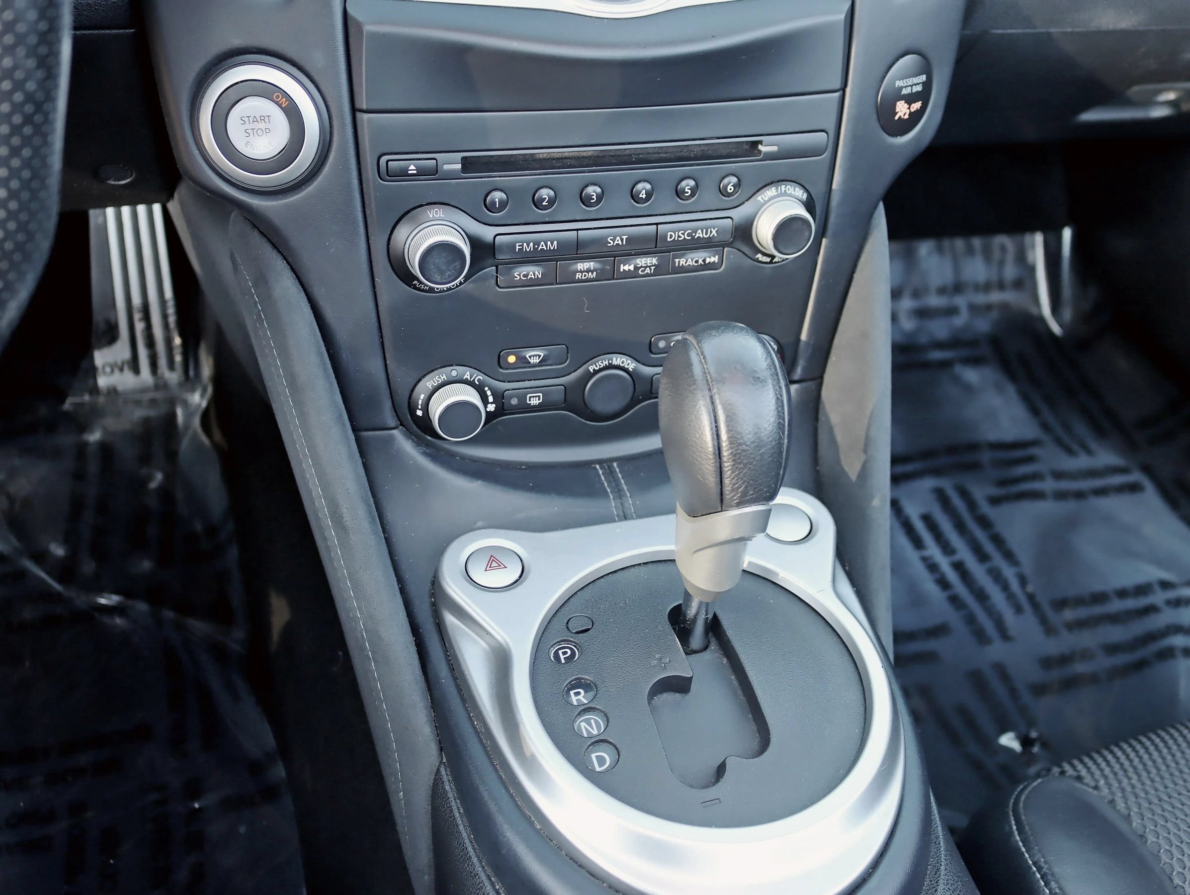 Used 2013 Nissan 370Z Touring RWD image 26