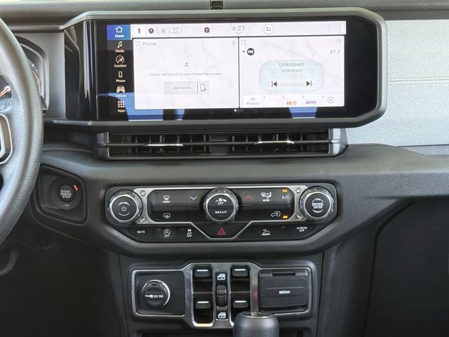 Used 2025 Jeep Gladiator Sport AWD/4WD image 17
