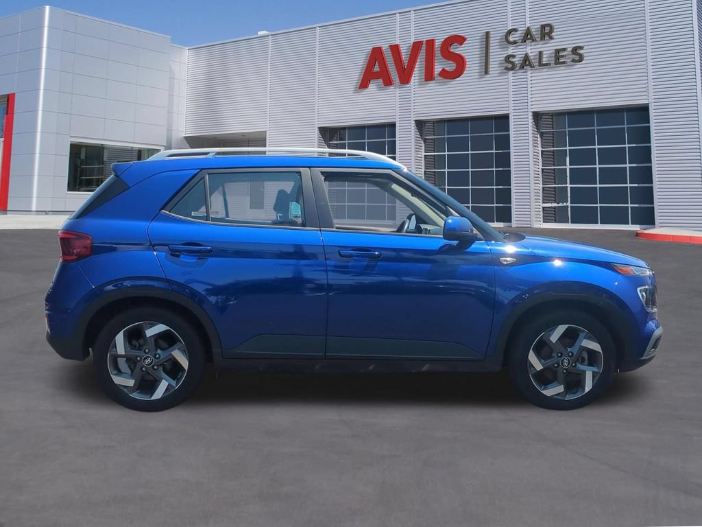 Used 2025 Hyundai Venue SEL FWD image 5