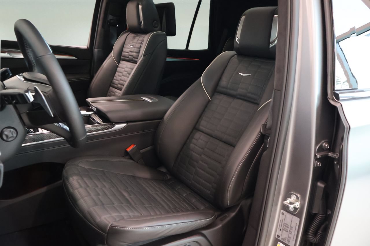 Certified 2026 Cadillac Escalade V w/ LPO, Onyx Lite Package AWD/4WD image 10