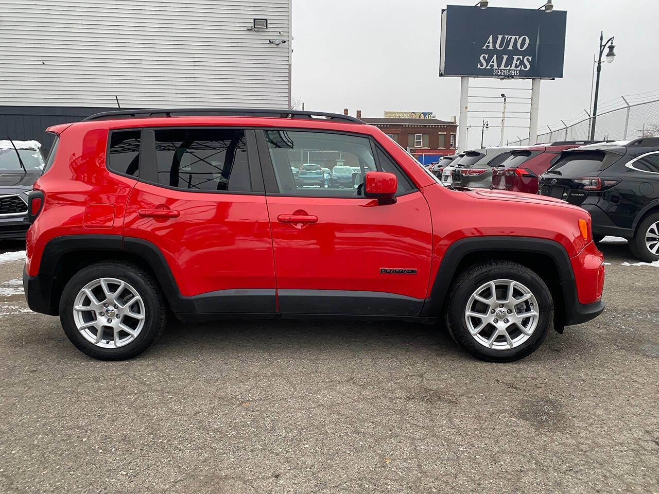 Used 2019 Jeep Renegade Latitude FWD image 7