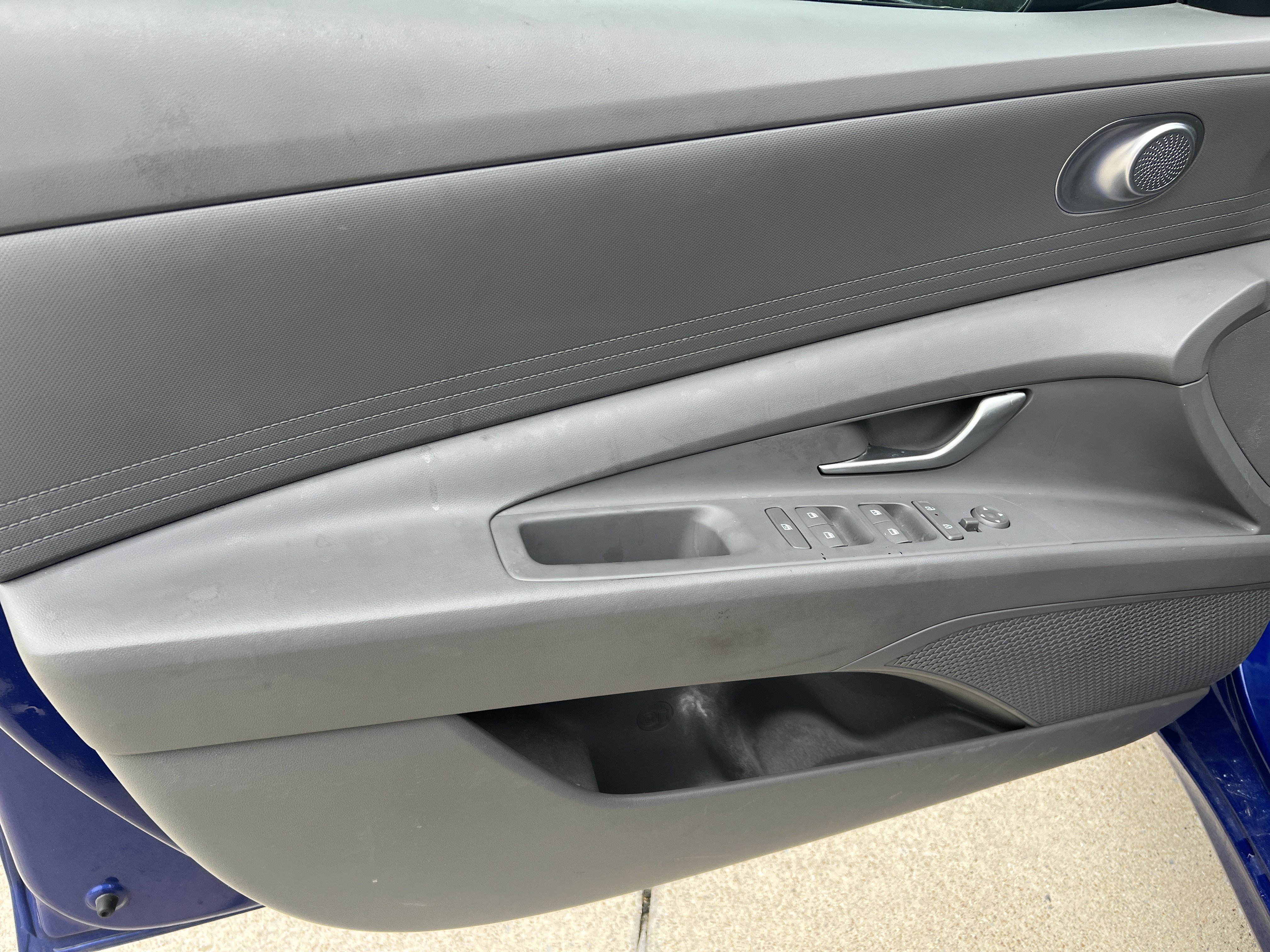Used 2024 Hyundai Elantra Blue FWD image 13