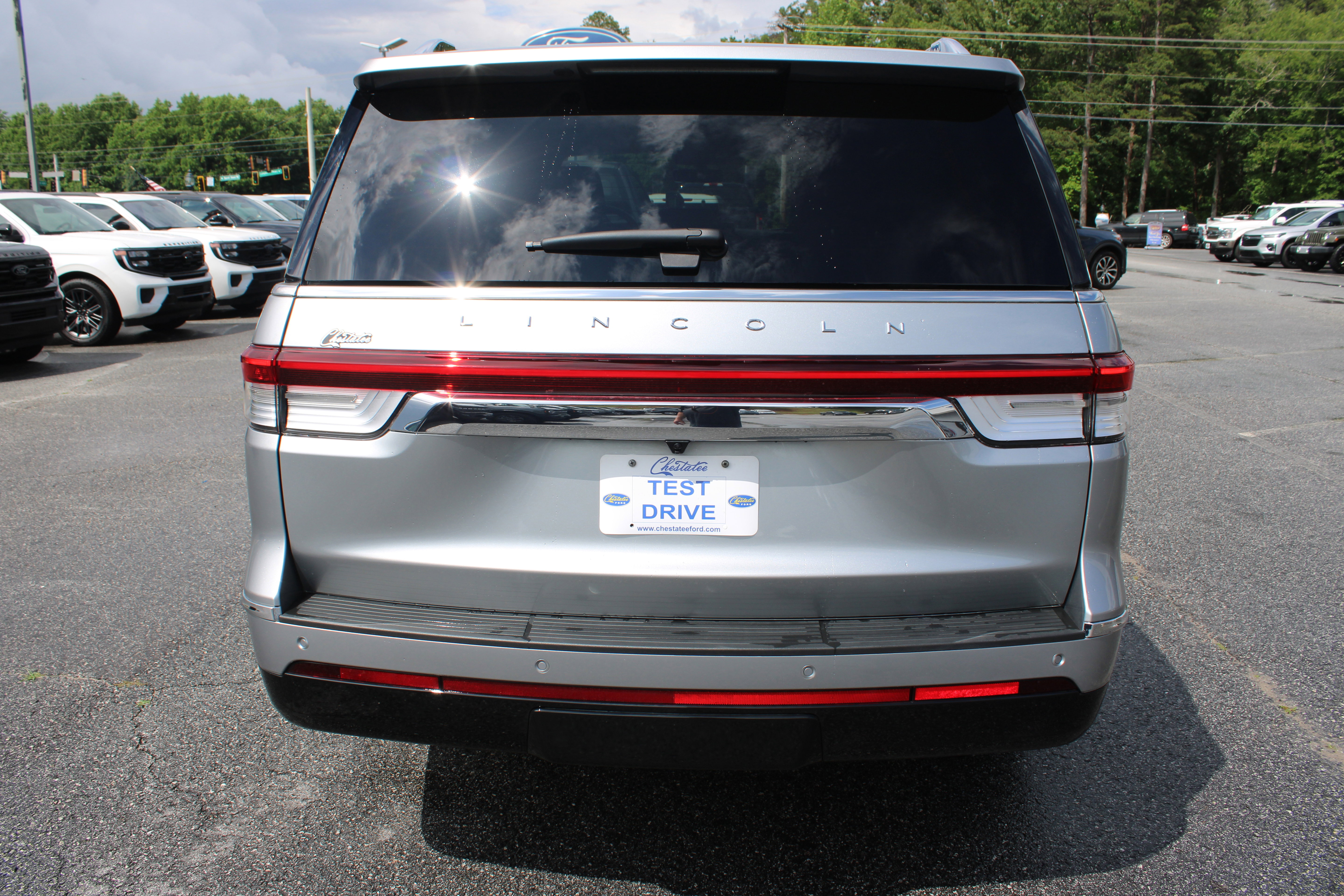 Used 2024 Lincoln Navigator Reserve AWD/4WD image 7