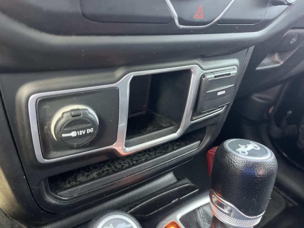 Used 2018 Jeep Wrangler Sport AWD/4WD image 27