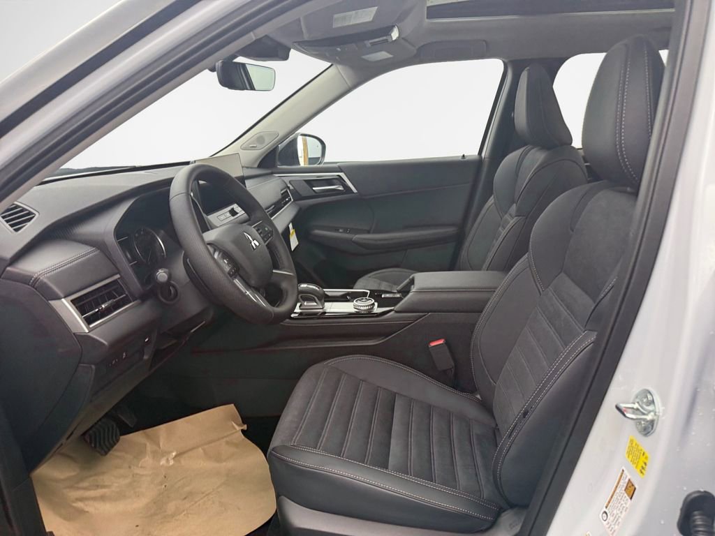 New 2026 Mitsubishi Outlander AWD image 12