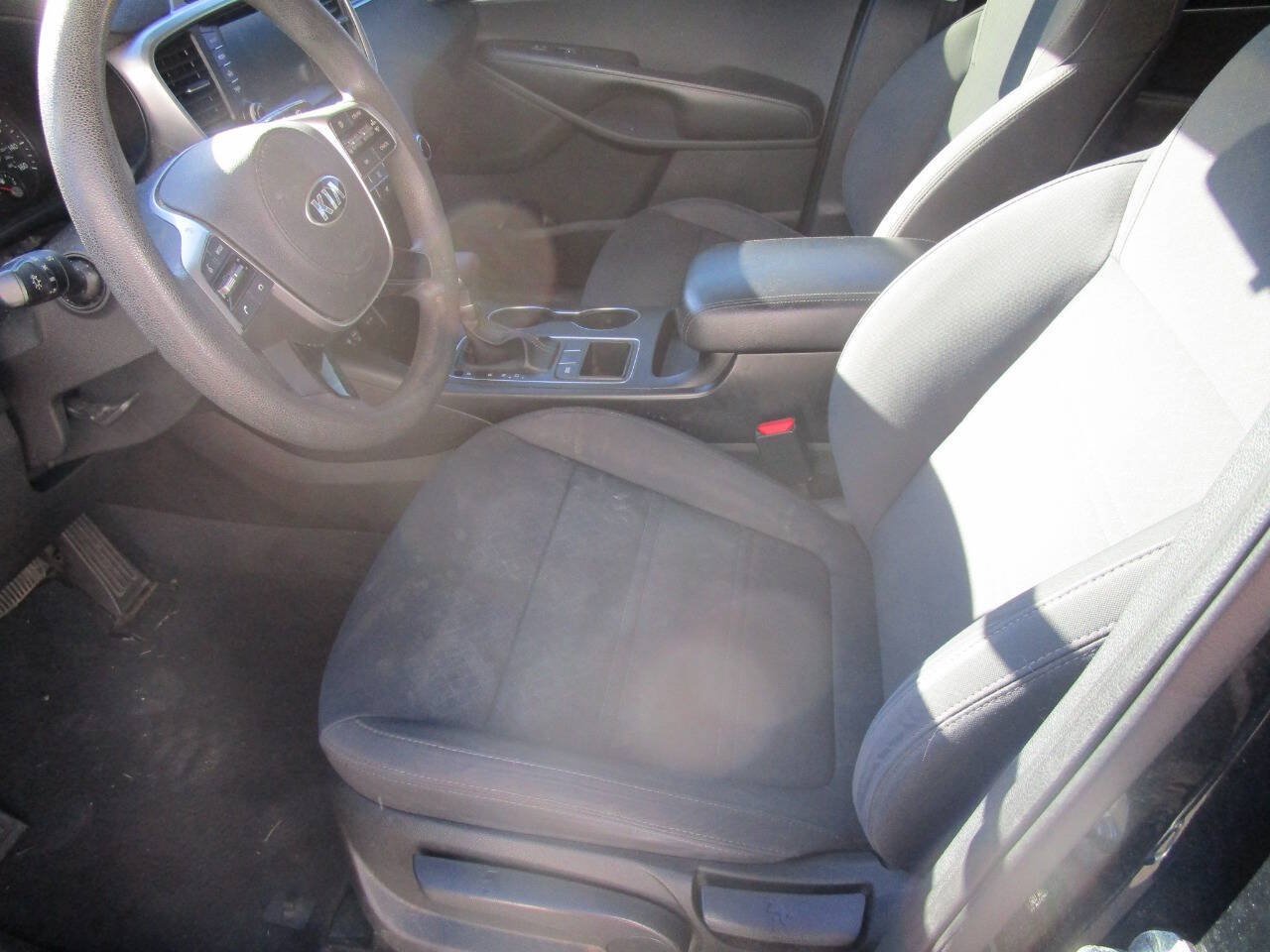 Used 2019 Kia Sorento L FWD image 10