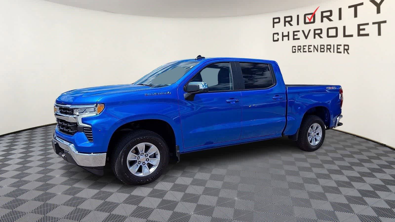 Used 2025 Chevrolet Silverado 1500 LT AWD/4WD image 4