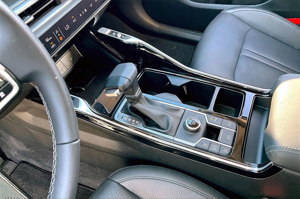 Used 2025 Kia Sorento SX image 14