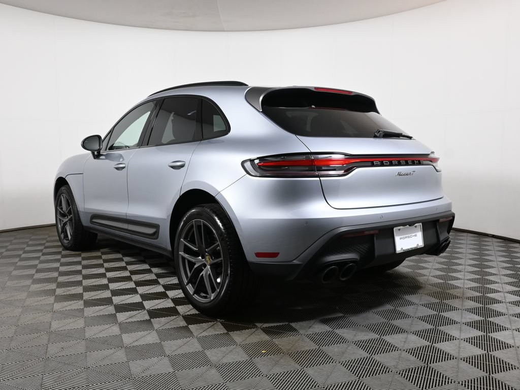 Used 2025 Porsche Macan Turbo AWD/4WD image 3