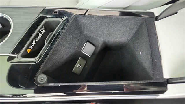 Used 2025 Cadillac Lyriq Luxury image 52