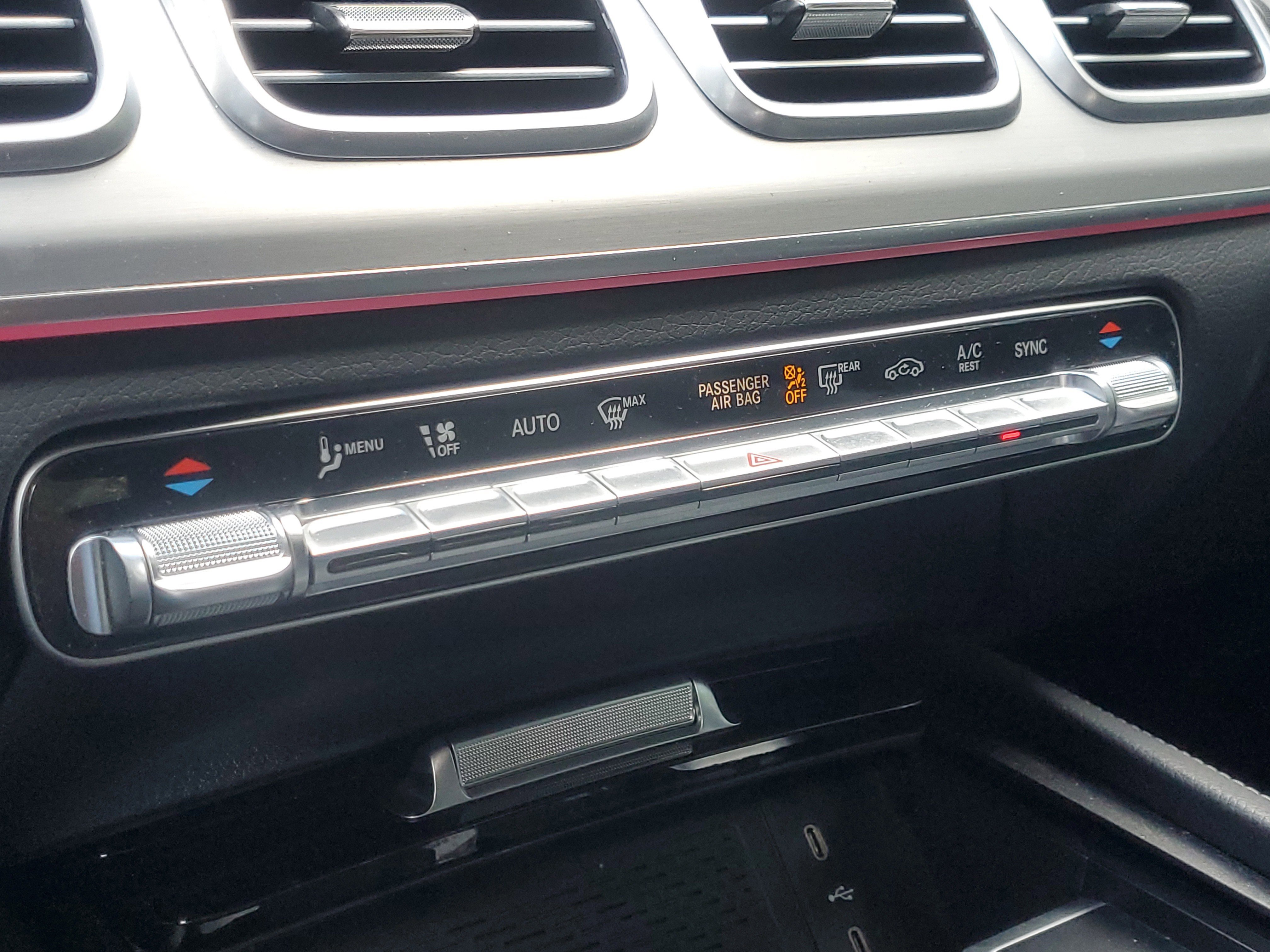 Used 2025 Mercedes-Benz GLE 350 4MATIC image 29