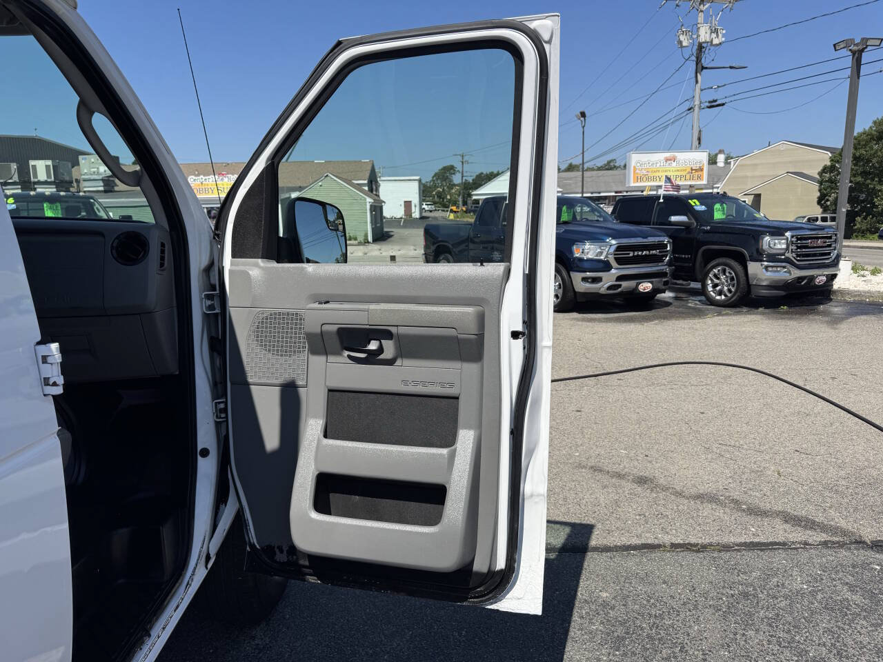Used 2012 Ford E-250 and Econoline 250 w/ Commercial Cargo Van Pkg RWD image 33