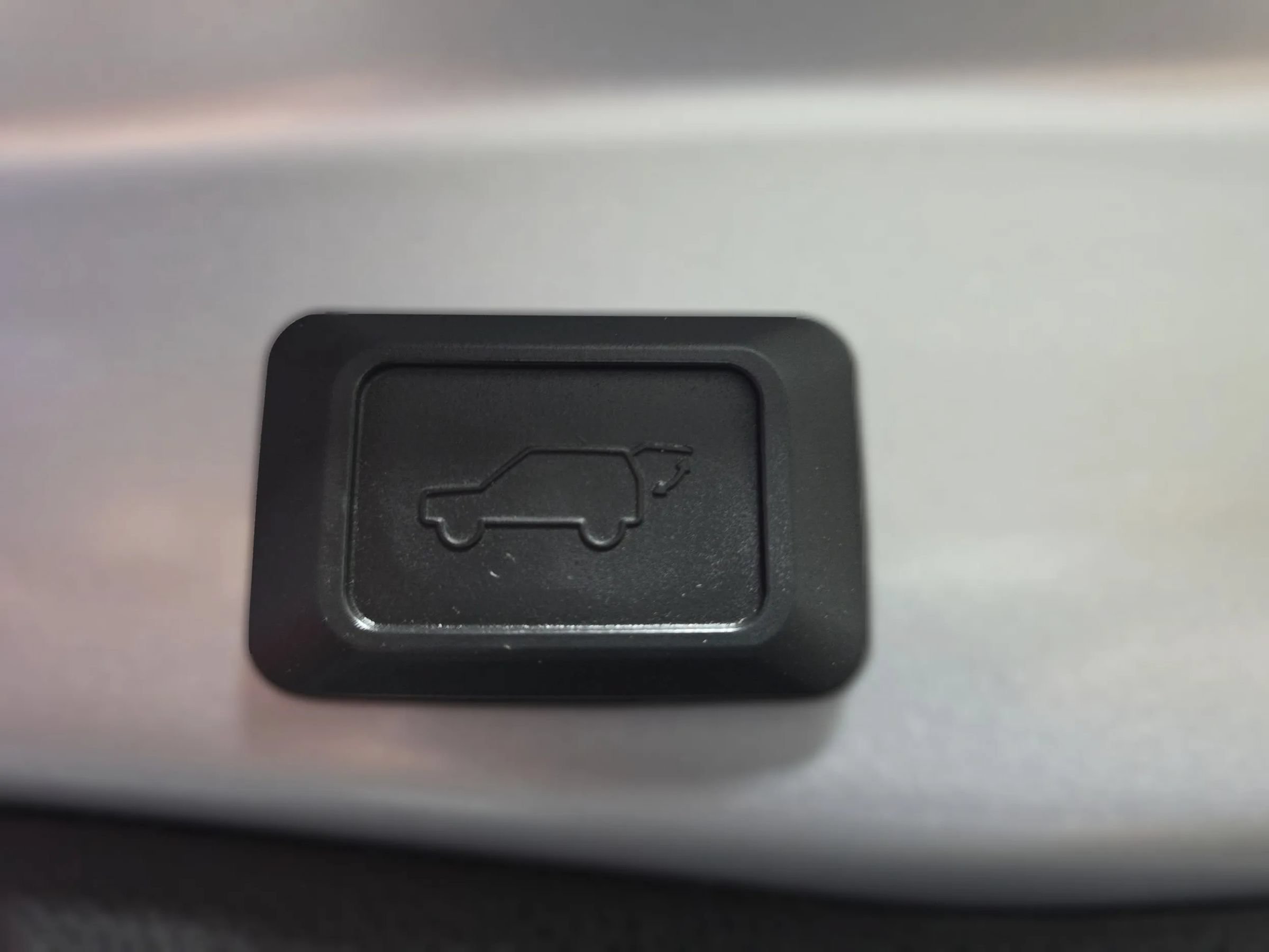 Used 2022 Toyota RAV4 XLE Premium FWD image 21