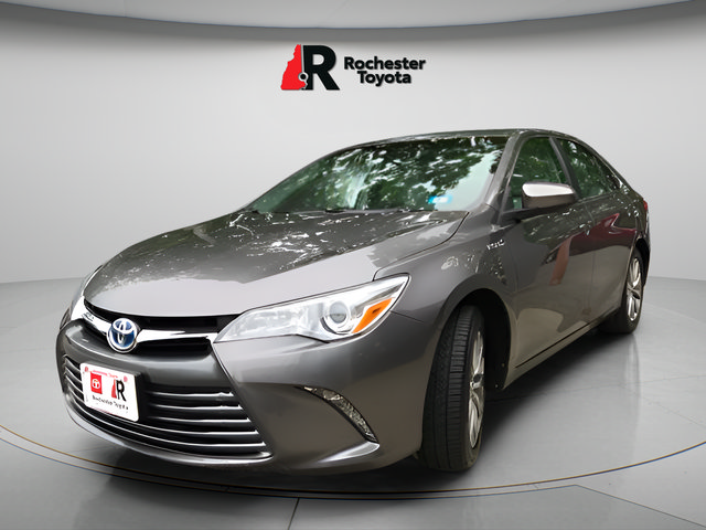 Certified 2017 Toyota Camry XLE FWD image 3