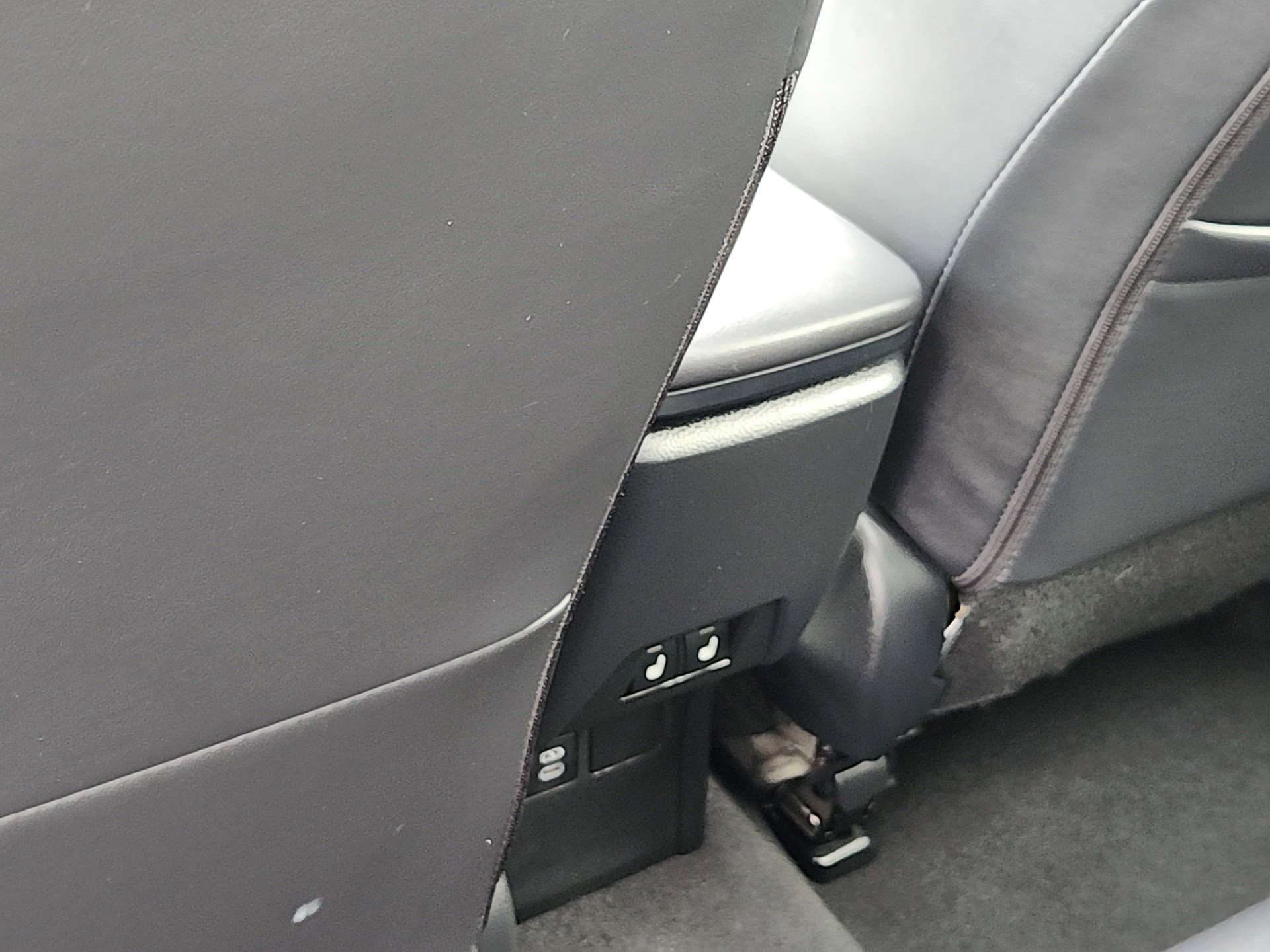 Certified 2025 Toyota Prius Limited image 26