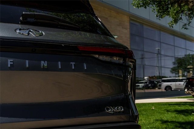 New 2025 INFINITI QX60 Luxe w/ Vision Package image 10
